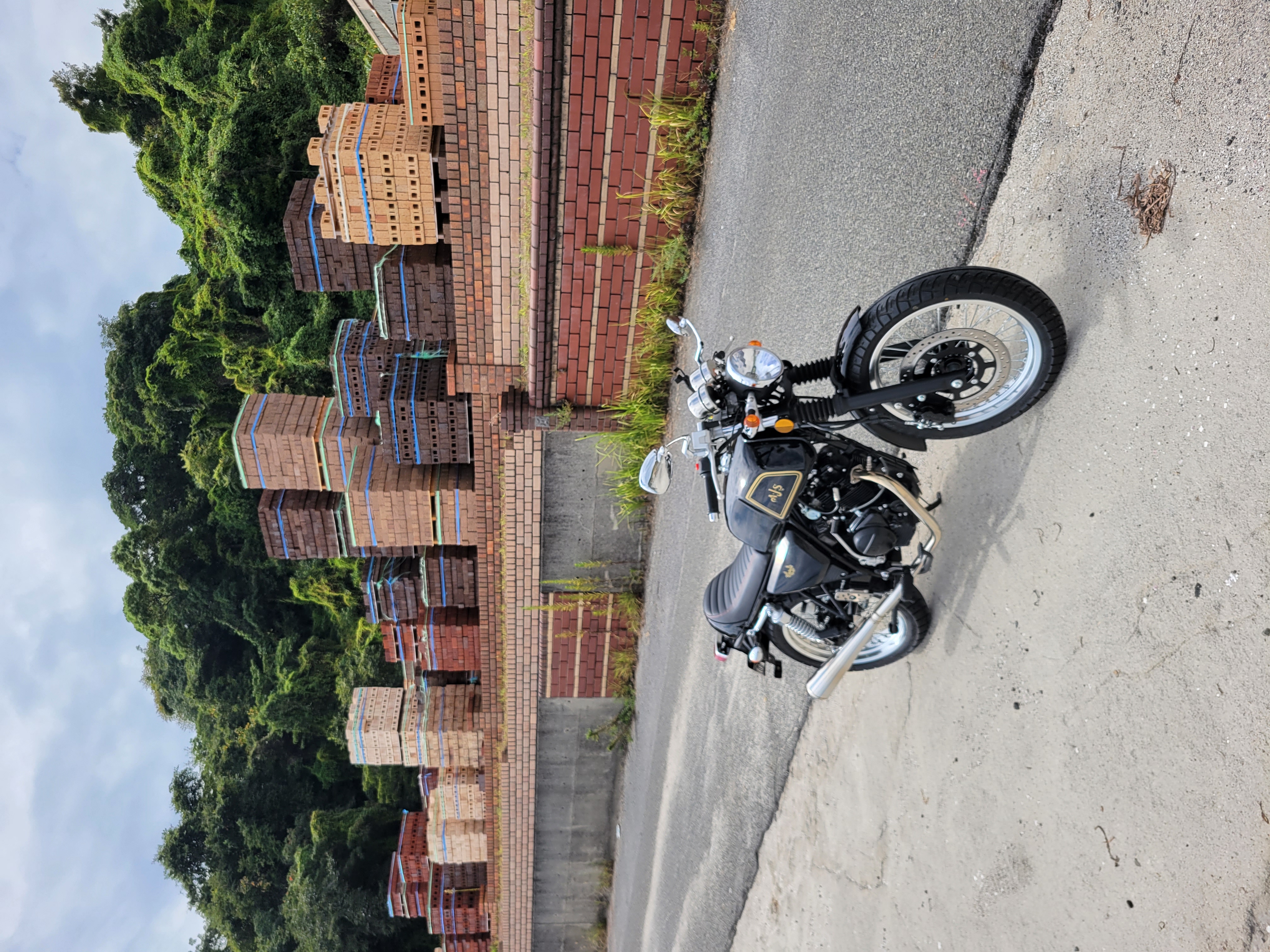 Featured image of post 友達が単車を買いました